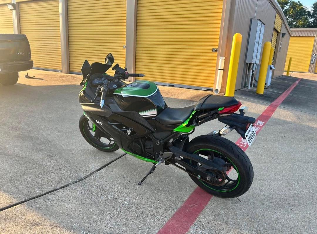 2013 Kawasaki Ninja 300 - Image 2